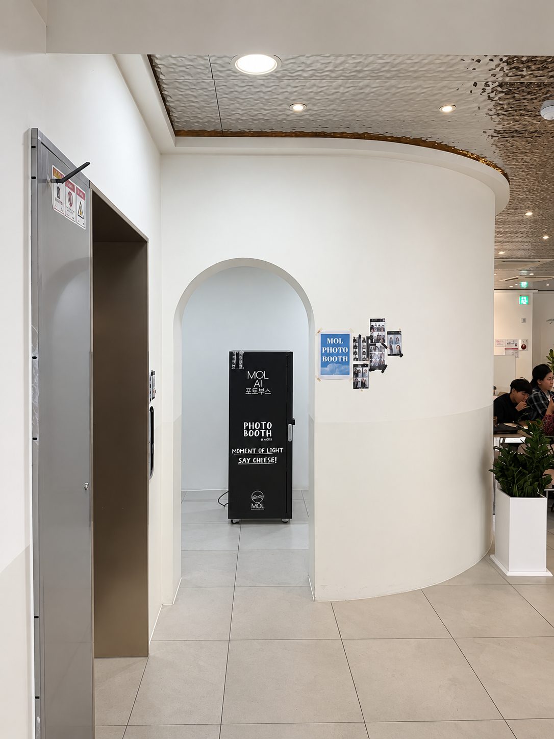 MOL Cafe · 1